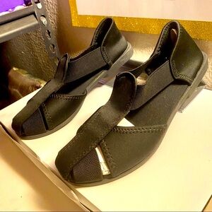 NEW “ Black Sandals size “ 8 “ M. Very comfortable.